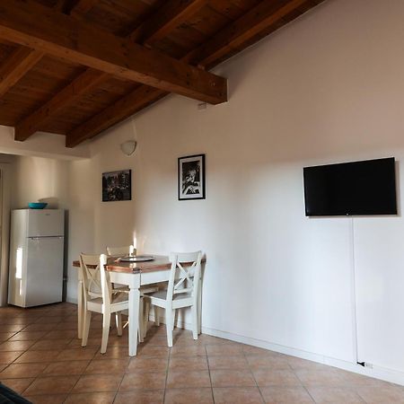 Apartamento La Casa Di Rosy Oleggio Exterior foto