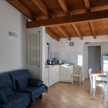 Apartamento La Casa Di Rosy Oleggio Exterior foto