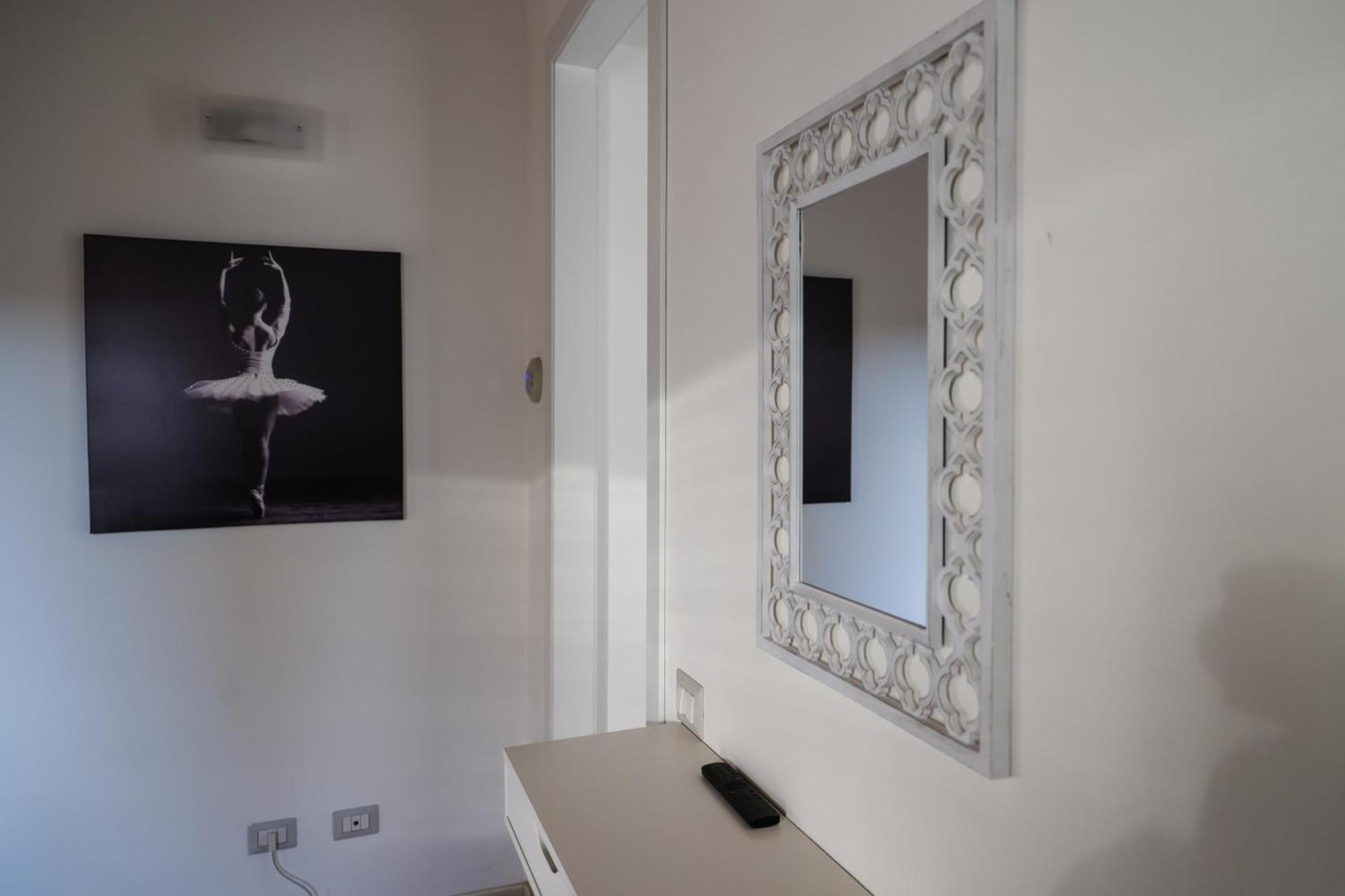 Apartamento La Casa Di Rosy Oleggio Exterior foto