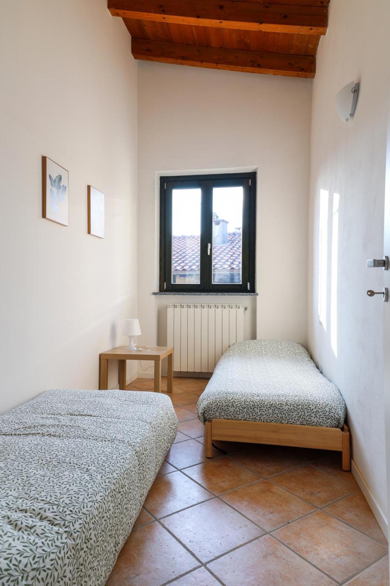 Apartamento La Casa Di Rosy Oleggio Exterior foto