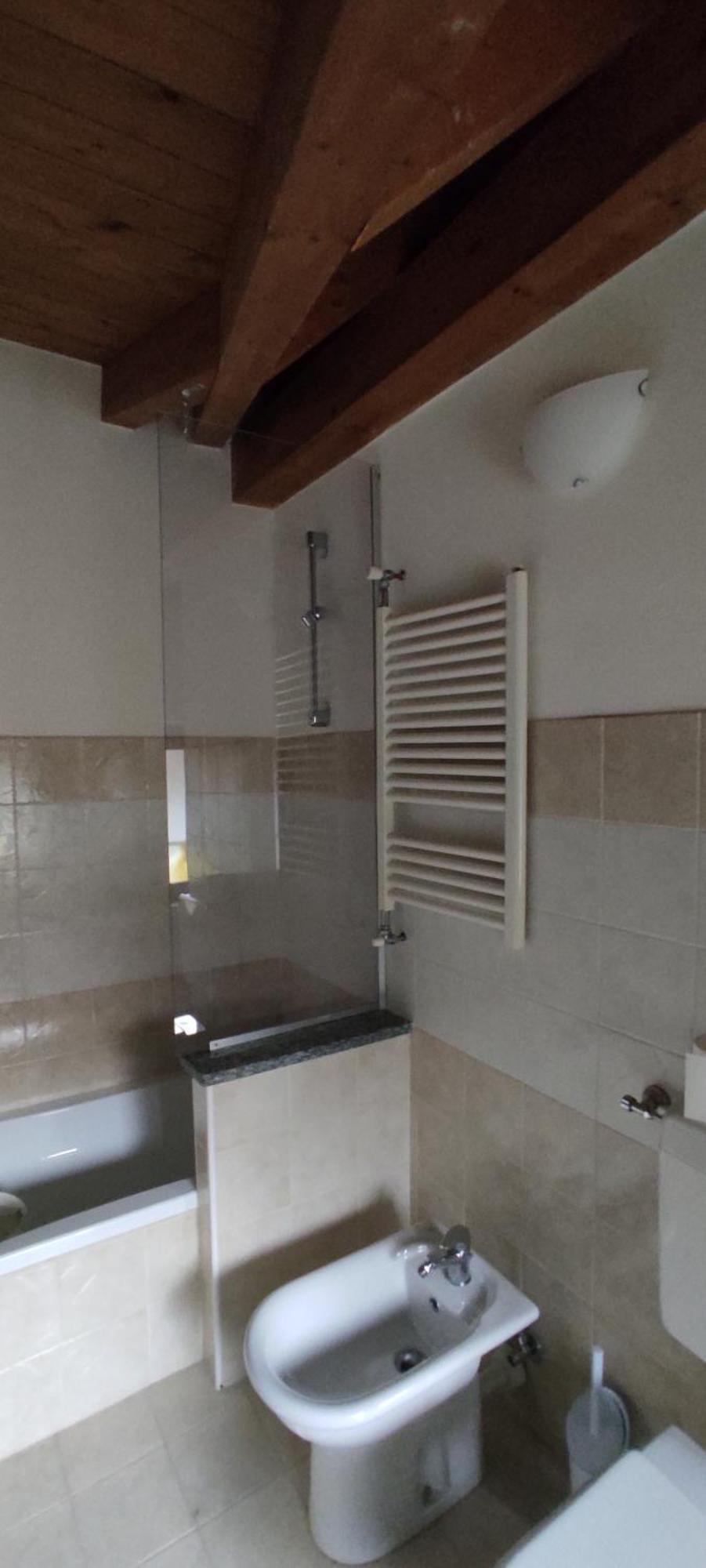 Apartamento La Casa Di Rosy Oleggio Habitación foto
